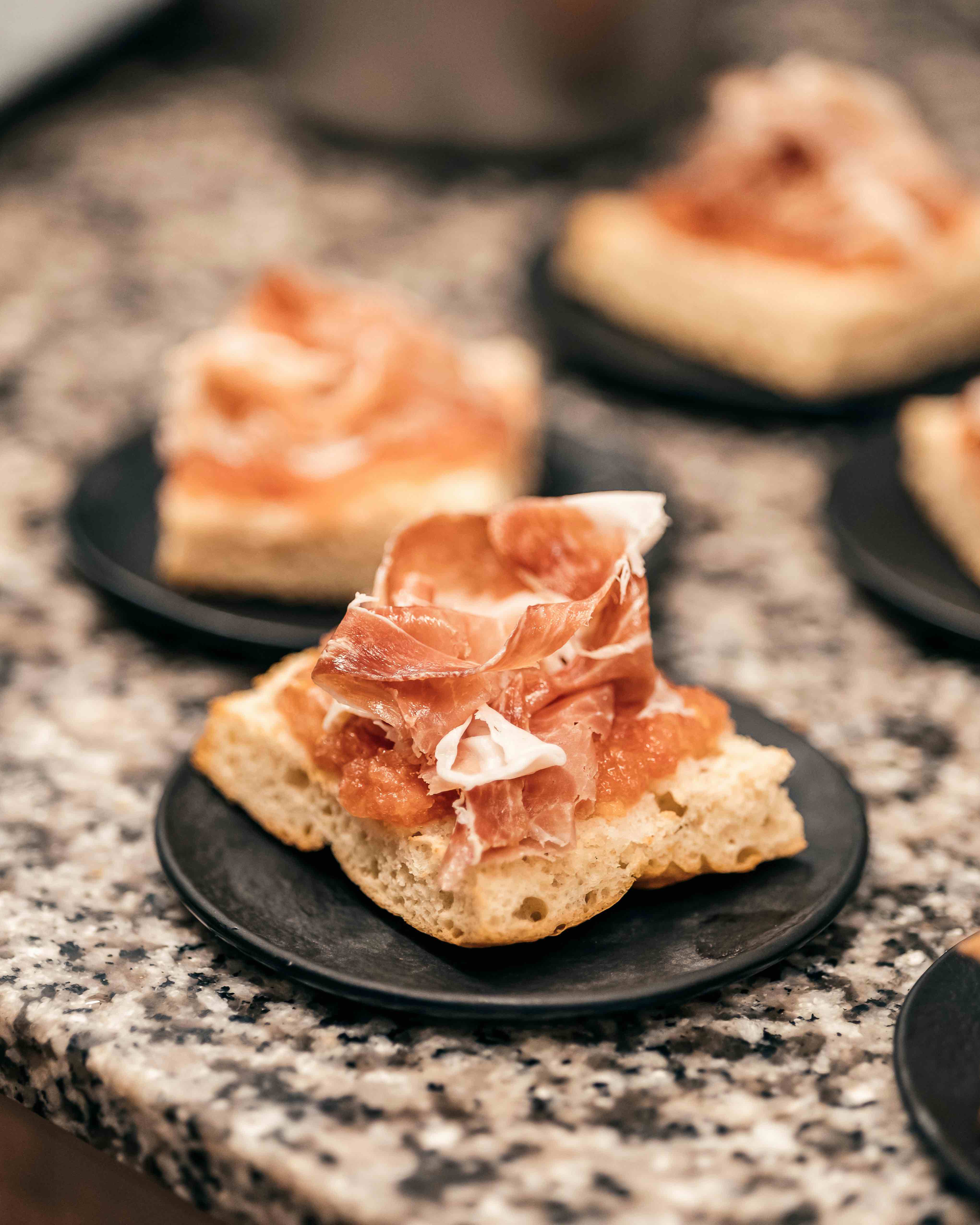 Spanish Tostada with Tomato, Oil and Ham